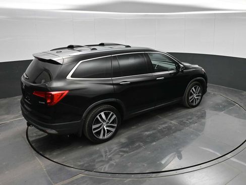 Used 2017 Honda Pilot Touring image 28