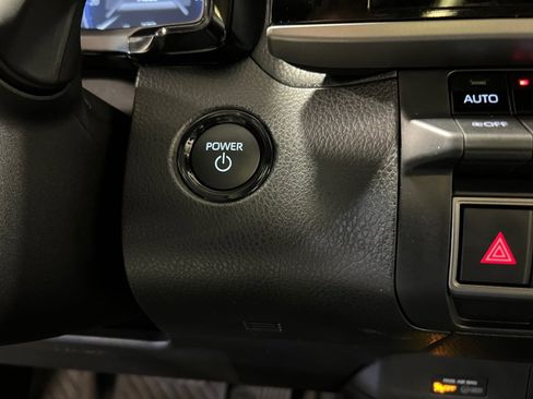 Used 2025 Toyota Camry XLE image 24