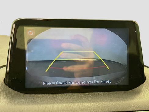 Used 2017 MAZDA MAZDA3 Touring image 23