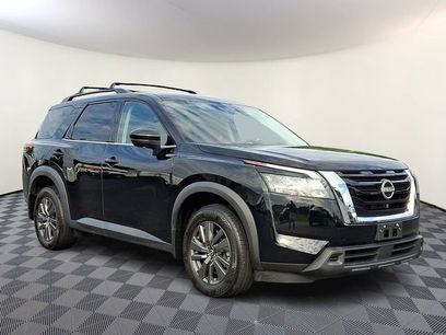 Used 2024 Nissan Pathfinder SV