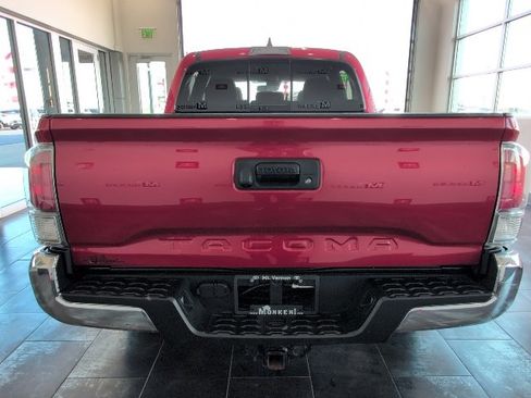 Used 2023 Toyota Tacoma TRD Off-Road image 8