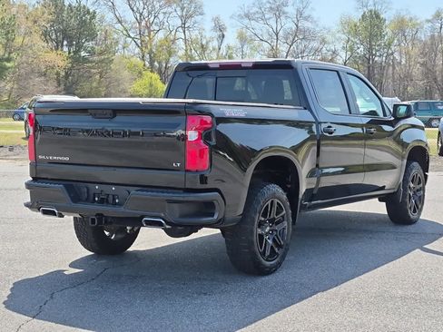Used 2024 Chevrolet Silverado 1500 LT Trail Boss w/ Convenience Package II image 3