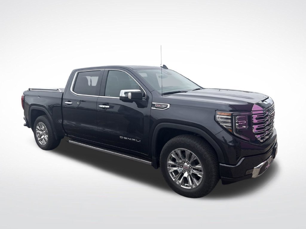 Used 2023 GMC Sierra 1500 Denali w/ Technology Package AWD/4WD image 4