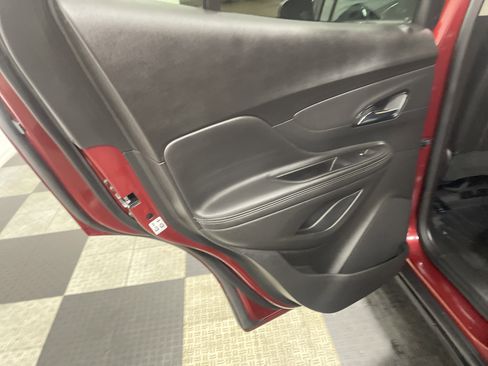 Used 2021 Buick Encore Preferred AWD/4WD image 15