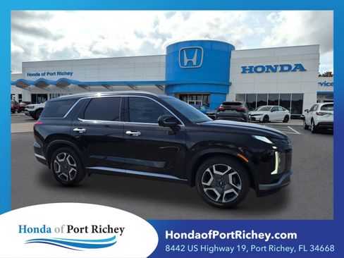 Used 2023 Hyundai Palisade SEL image 1