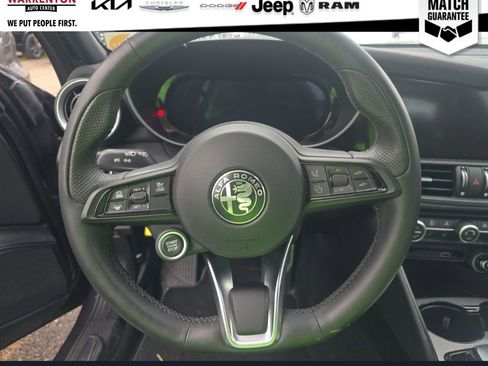 Used 2024 Alfa Romeo Giulia Ti AWD/4WD image 19