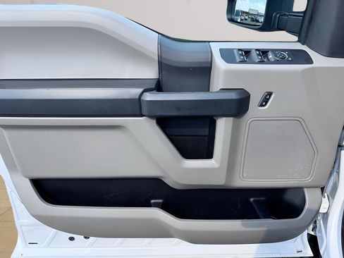 Used 2022 Ford F250 XL w/ Power Equipment Group image 25