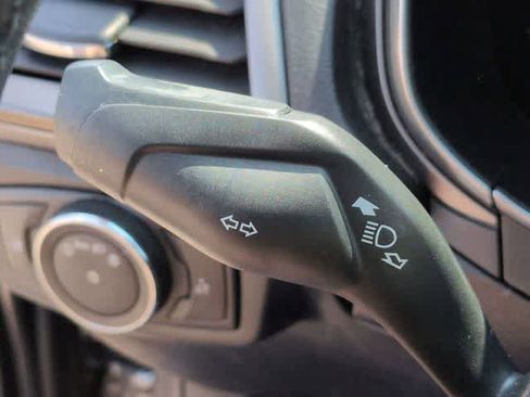 Used 2018 Ford Fusion SE w/ Fusion SE Technology Package FWD image 25