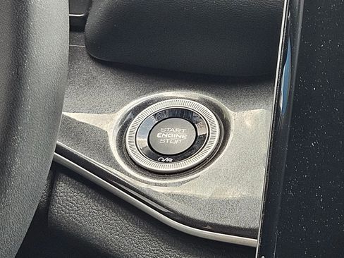 Used 2022 Jeep Grand Cherokee L Laredo w/ Luxury Tech Group I image 15