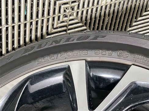 Used 2021 Toyota C-HR XLE image 33