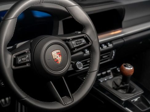 Used 2025 Porsche 911 Carrera T RWD image 19