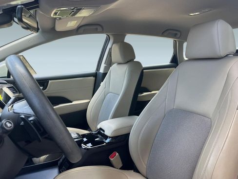 Used 2018 Honda Clarity Plug-In Hybrid image 5
