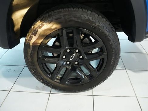 Used 2024 Chevrolet Colorado Z71 w/ Z71 Convenience Package 2 image 10