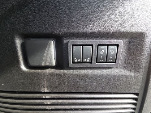 Certified 2021 GMC Yukon Denali image 35