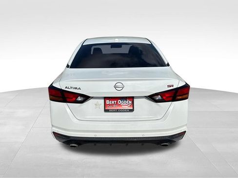 Certified 2024 Nissan Altima 2.5 SR w/ SR Premium Package FWD image 7