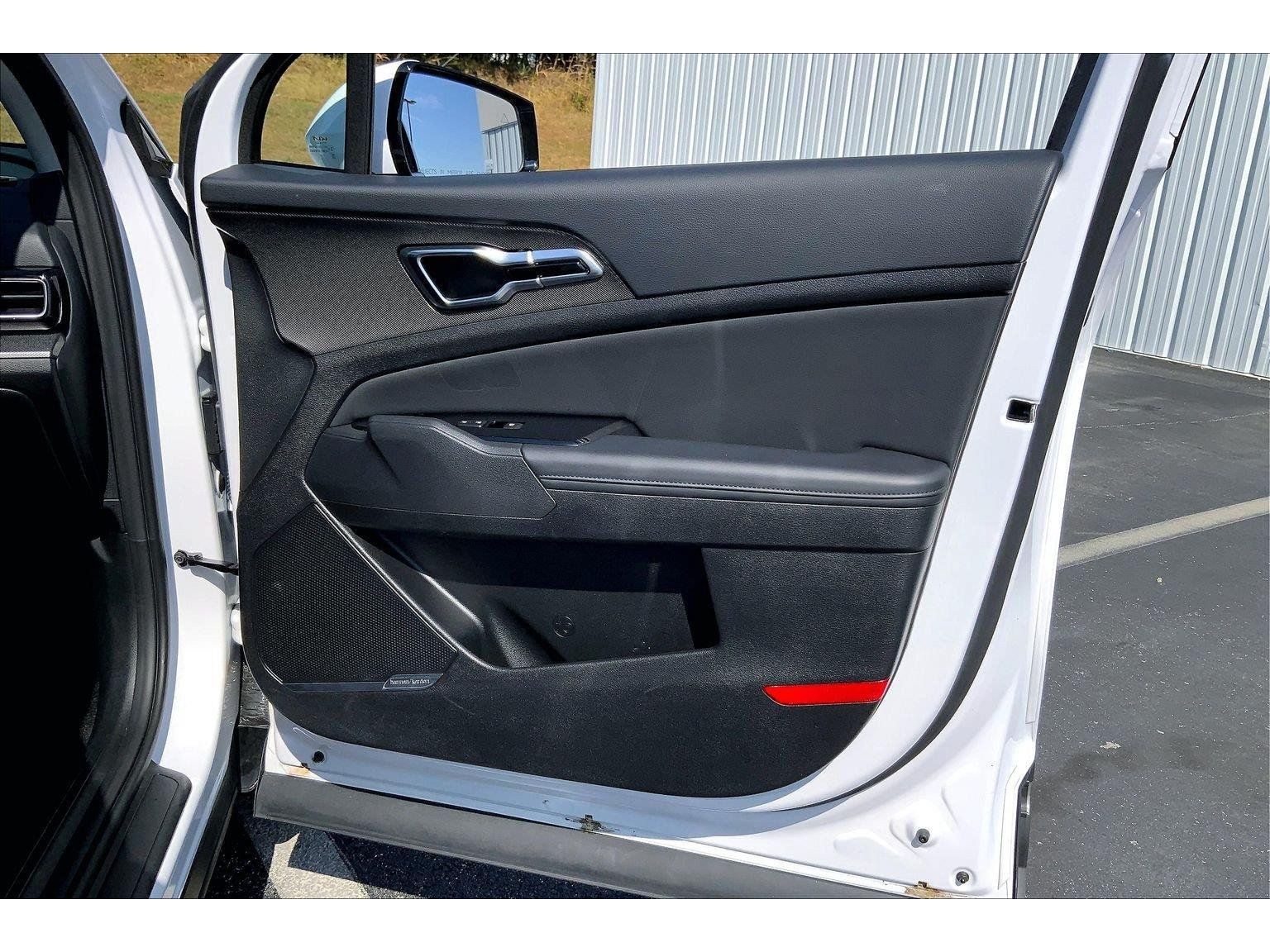Used 2025 Kia Sportage SX FWD image 22