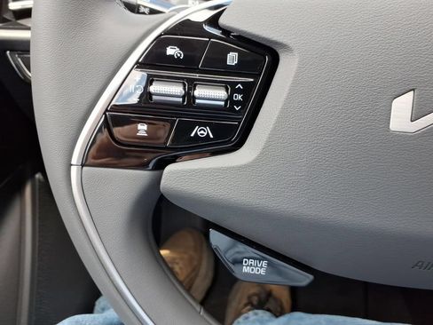 New 2026 Kia Niro EX FWD image 23