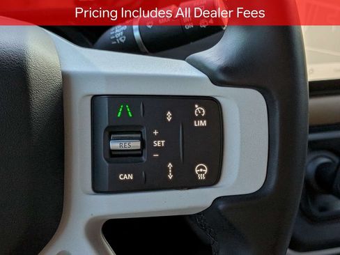Used 2025 Land Rover Defender 110 X-Dynamic SE AWD/4WD image 28