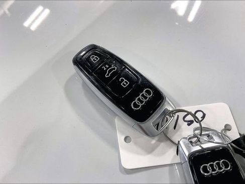Certified 2025 Audi Q7 2.0T Premium Plus AWD/4WD image 11
