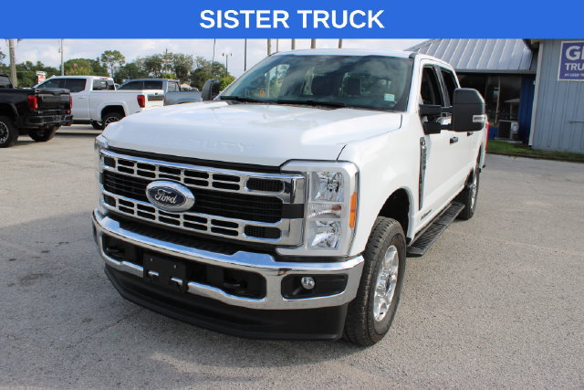 Used 2025 Ford F250 XLT w/ FX4 Off-Road Package AWD/4WD image 3
