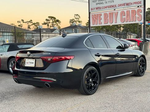 Used 2018 Alfa Romeo Giulia Ti image 9