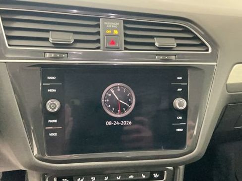 Used 2021 Volkswagen Tiguan SEL AWD/4WD image 12