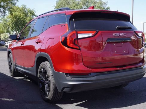 Certified 2022 GMC Terrain SLE w/ Driver Convenience Package FWD image 6