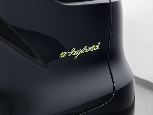 Certified 2019 Porsche Cayenne E-Hybrid AWD/4WD image 21