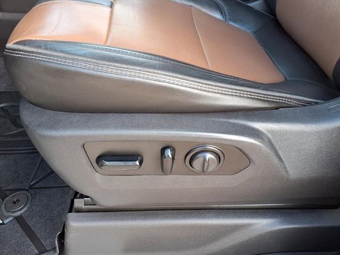 Used 2019 Chevrolet Silverado 1500 High Country w/ Technology Package image 30