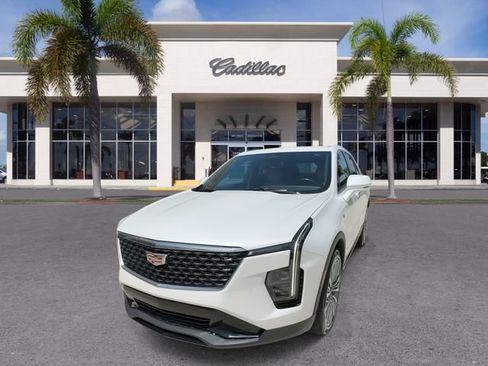 Certified 2024 Cadillac XT4 Premium Luxury FWD image 5