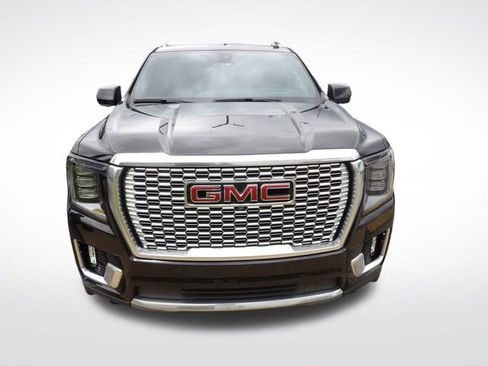 Used 2022 GMC Yukon Denali AWD/4WD image 3