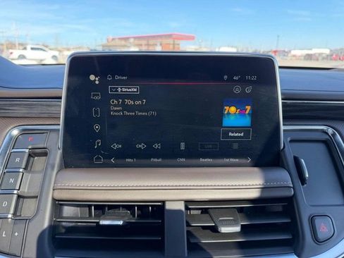 Used 2023 GMC Yukon SLT w/ SLT Premium Package AWD/4WD image 16