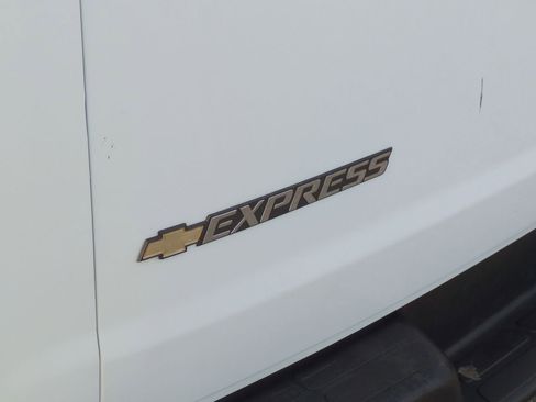 Used 2024 Chevrolet Express 2500 w/ Driver Convenience Package image 28