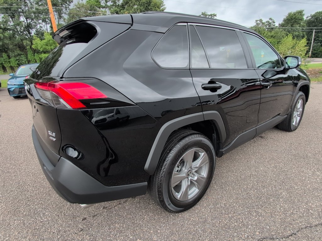 Used 2025 Toyota RAV4 XLE w/ Convenience Package AWD/4WD image 7