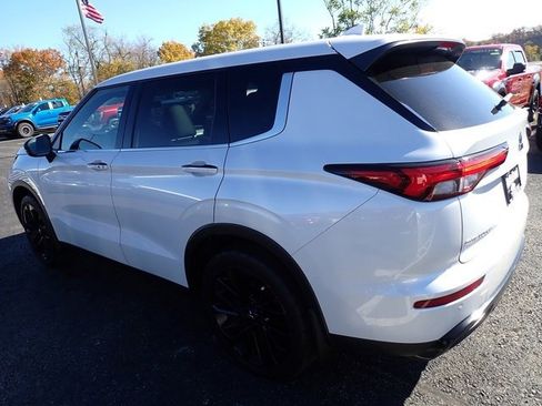 Used 2022 Mitsubishi Outlander SEL Black Edition image 5