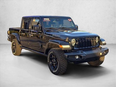 Used 2024 Jeep Gladiator Sport AWD/4WD image 3