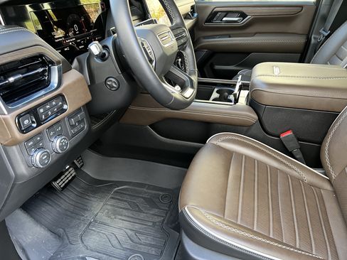 Used 2026 GMC Yukon Denali Ultimate AWD/4WD image 16