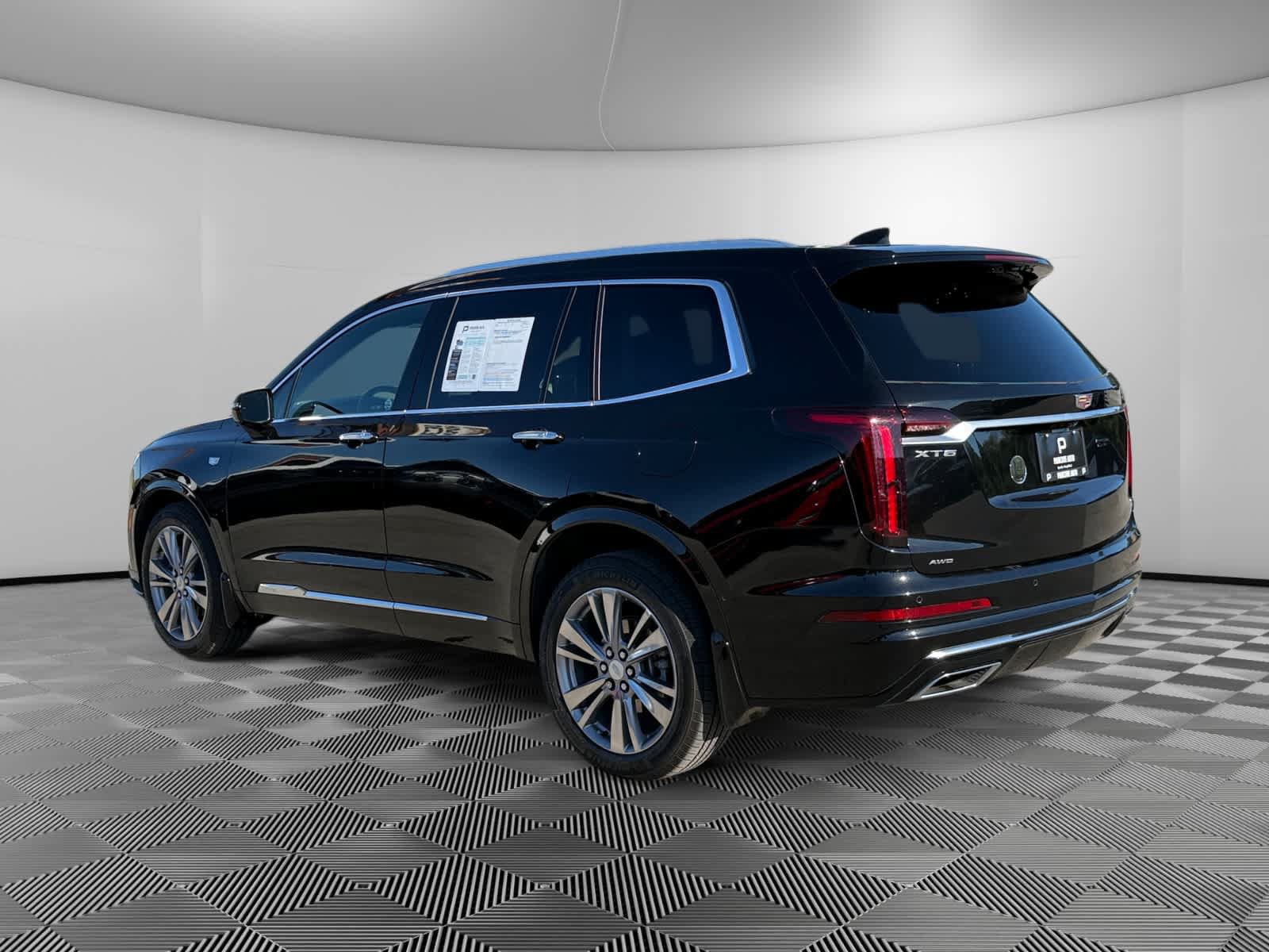 Used 2023 Cadillac XT6 Premium Luxury w/ Technology Package AWD/4WD image 3