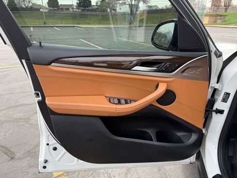 Used 2021 BMW X3 xDrive30i w/ Premium Package image 9