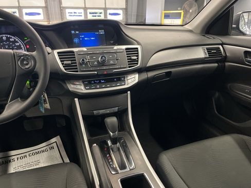 Used 2015 Honda Accord LX image 19