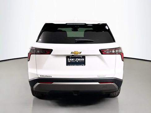 New 2026 Chevrolet Equinox LT w/ Safety and Technology Package FWD image 6