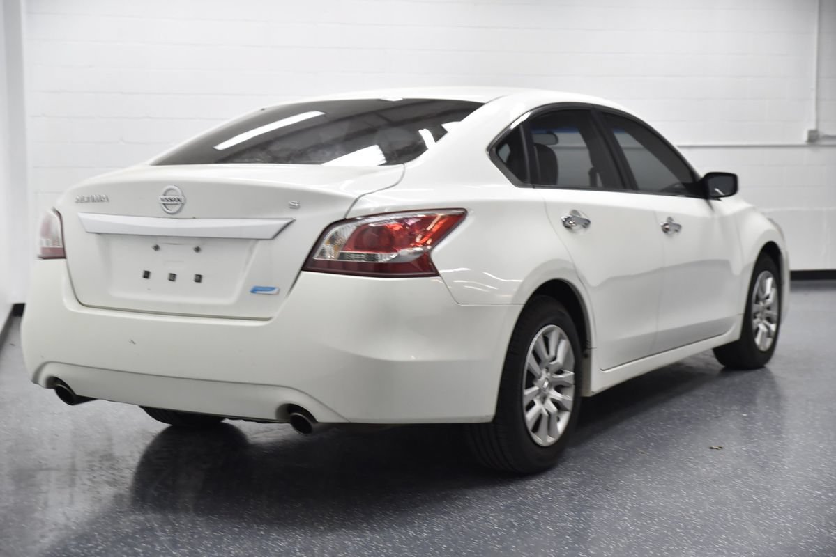 Used 2013 Nissan Altima 2.5 S FWD image 4