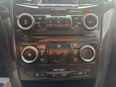 Used 2016 Ford Explorer XLT AWD/4WD image 28