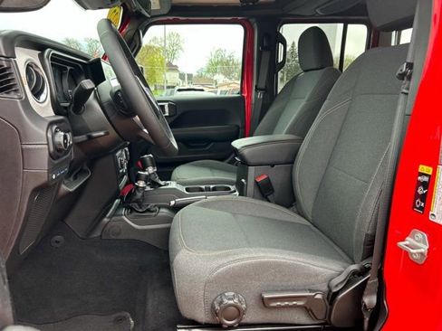 Used 2025 Jeep Wrangler Unlimited Sahara w/ Safety Group image 30