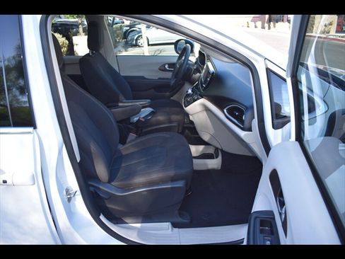 Used 2022 Chrysler Voyager LX w/ Fleet Security Group FWD image 32