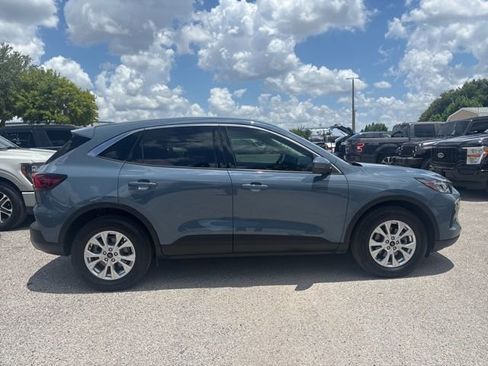 Used 2023 Ford Escape Active w/ Tech Pack #2 AWD/4WD image 4