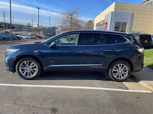Used 2022 Buick Enclave Avenir image 2
