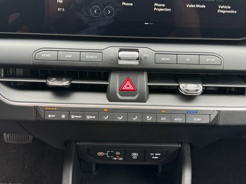 New 2025 Kia K4 LXS image 17