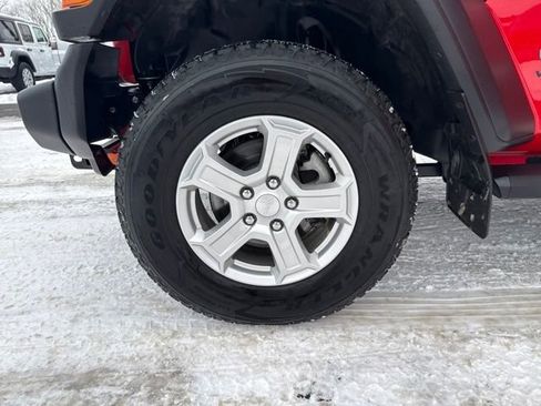 Used 2021 Jeep Wrangler Sport S image 23