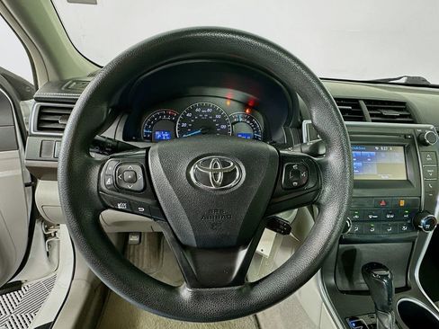 Used 2015 Toyota Camry LE FWD image 12